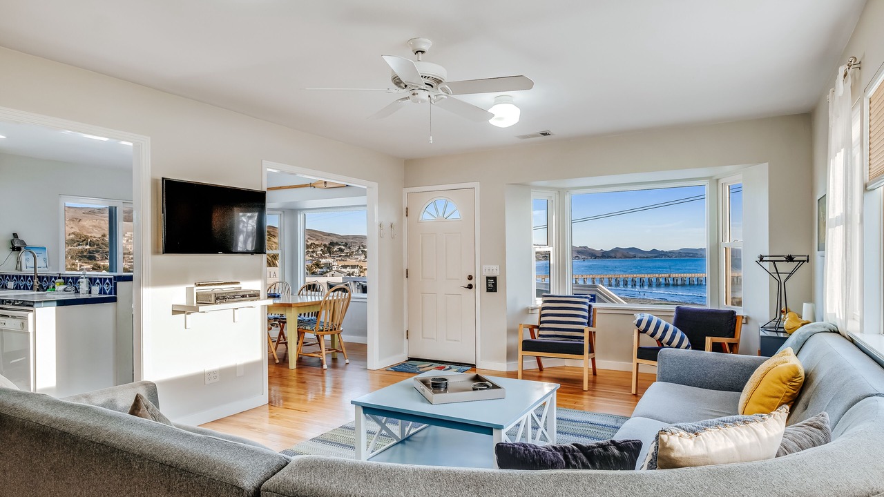 Photo of Livingroom in Cayucos