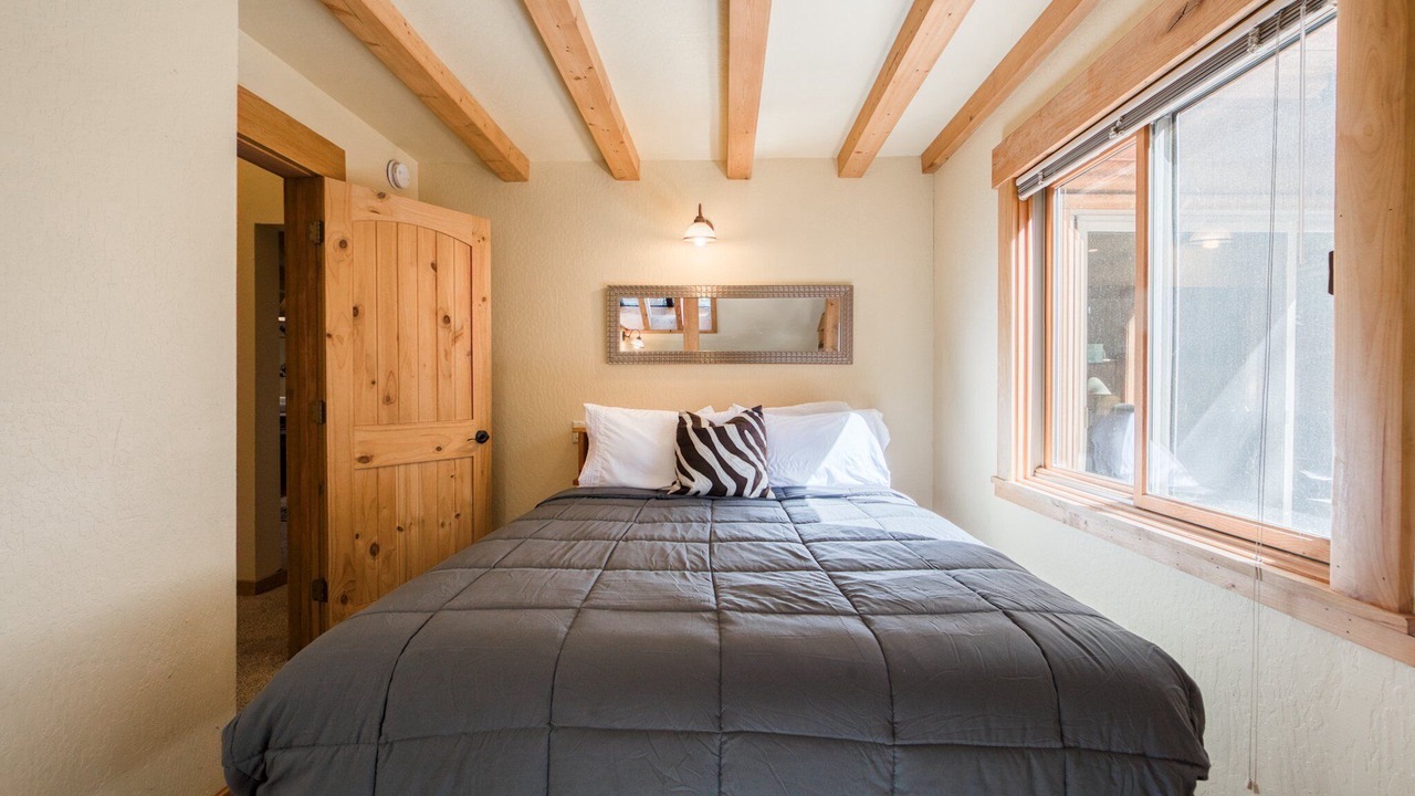 Photo of Bedroom in Pineland
