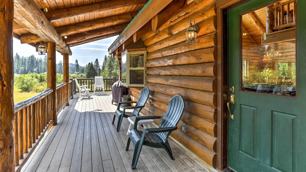 Photo of Patio Balcony in McCloud