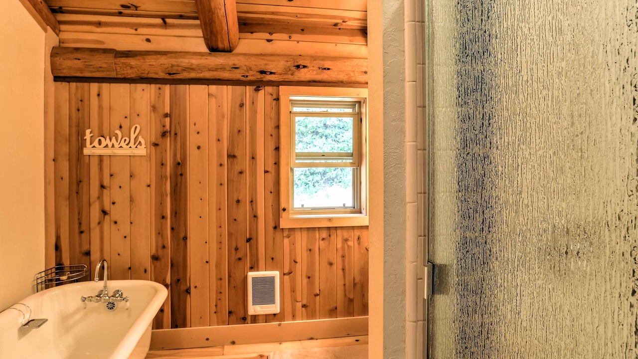 Photo of Bathroom in McCloud