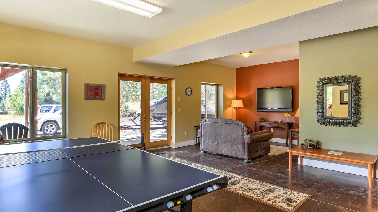 Photo of Bedroom in McCloud