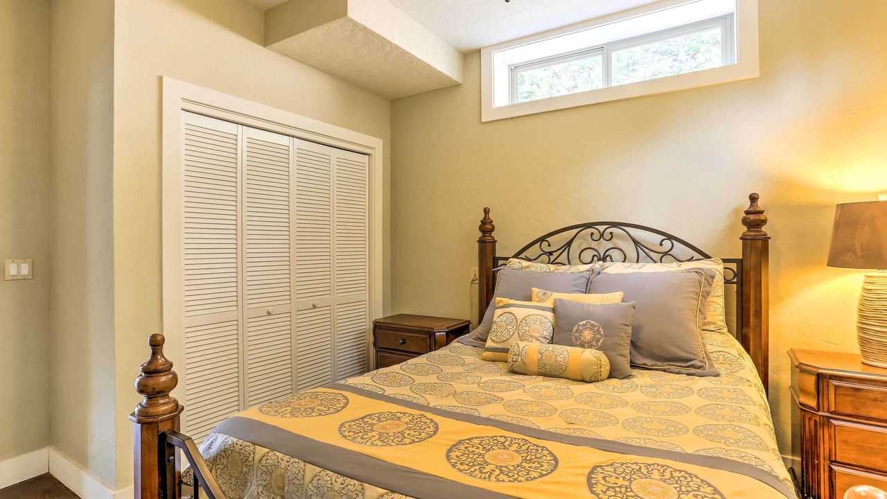 Photo of Bedroom in McCloud