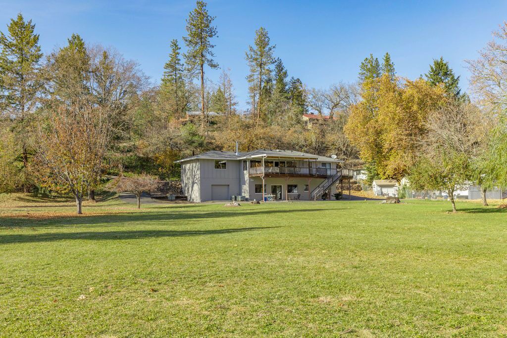Photo of Outdoor in Shady Cove