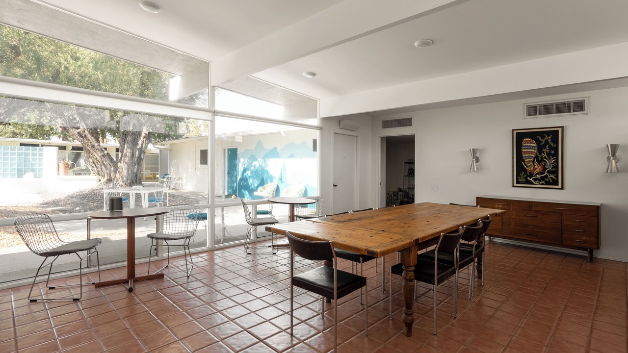 Photo of Livingroom in Desert Park Estates