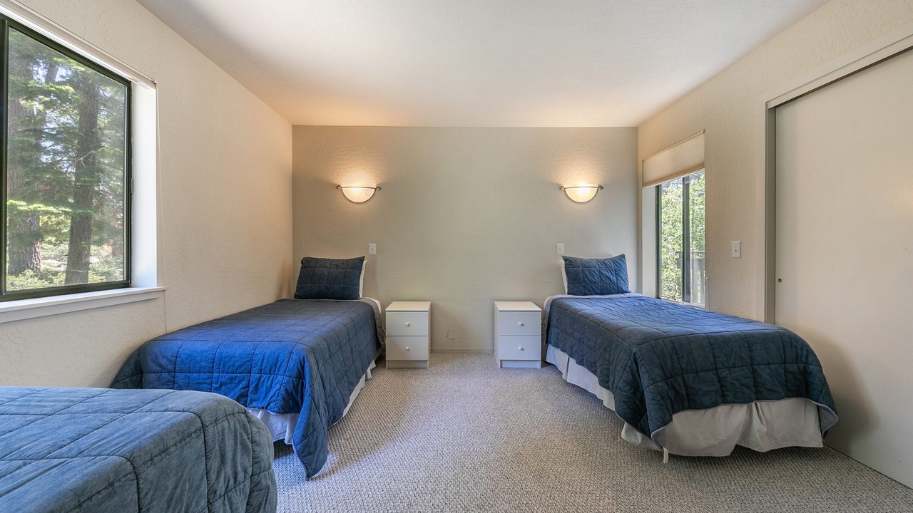 Photo of Bedroom in Lake Forest