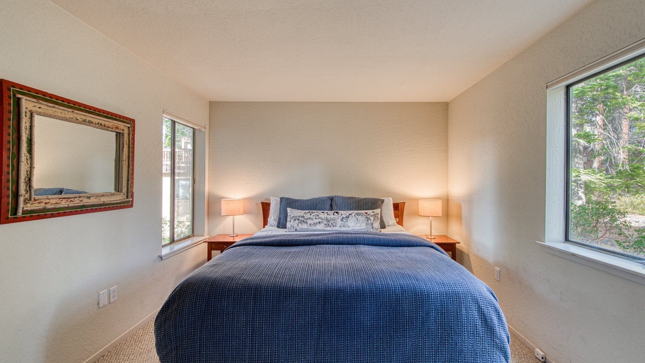 Photo of Bedroom in Lake Forest