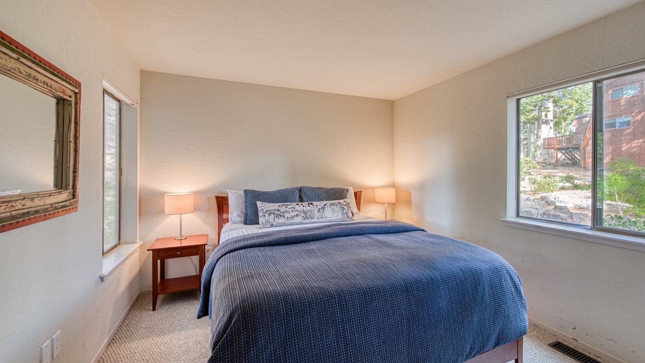 Photo of Bedroom in Lake Forest