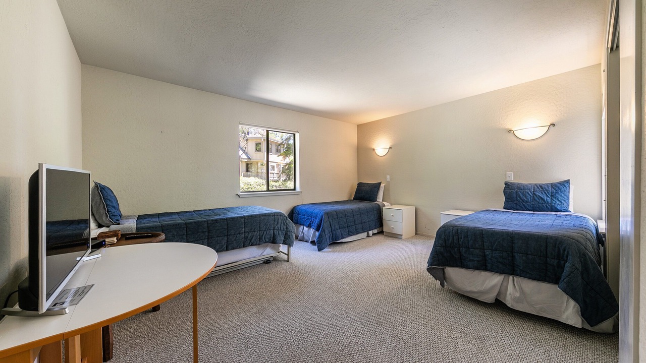 Photo of Bedroom in Lake Forest