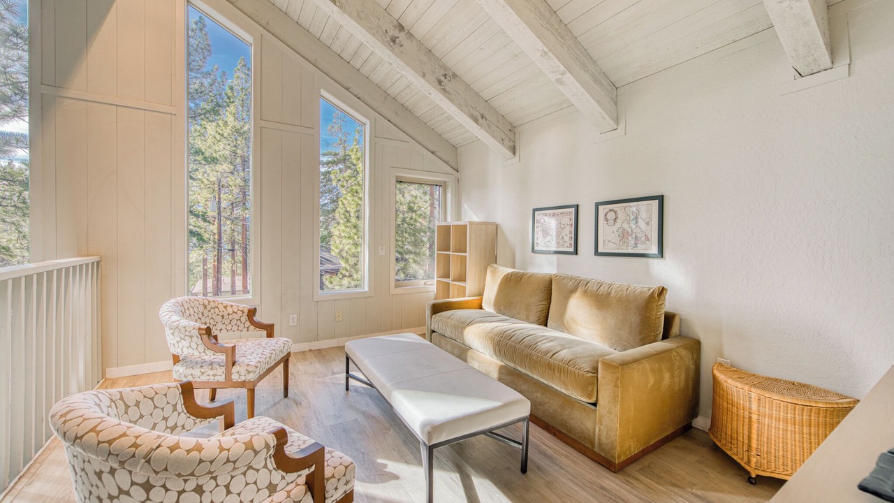 Photo of Livingroom in Lake Forest