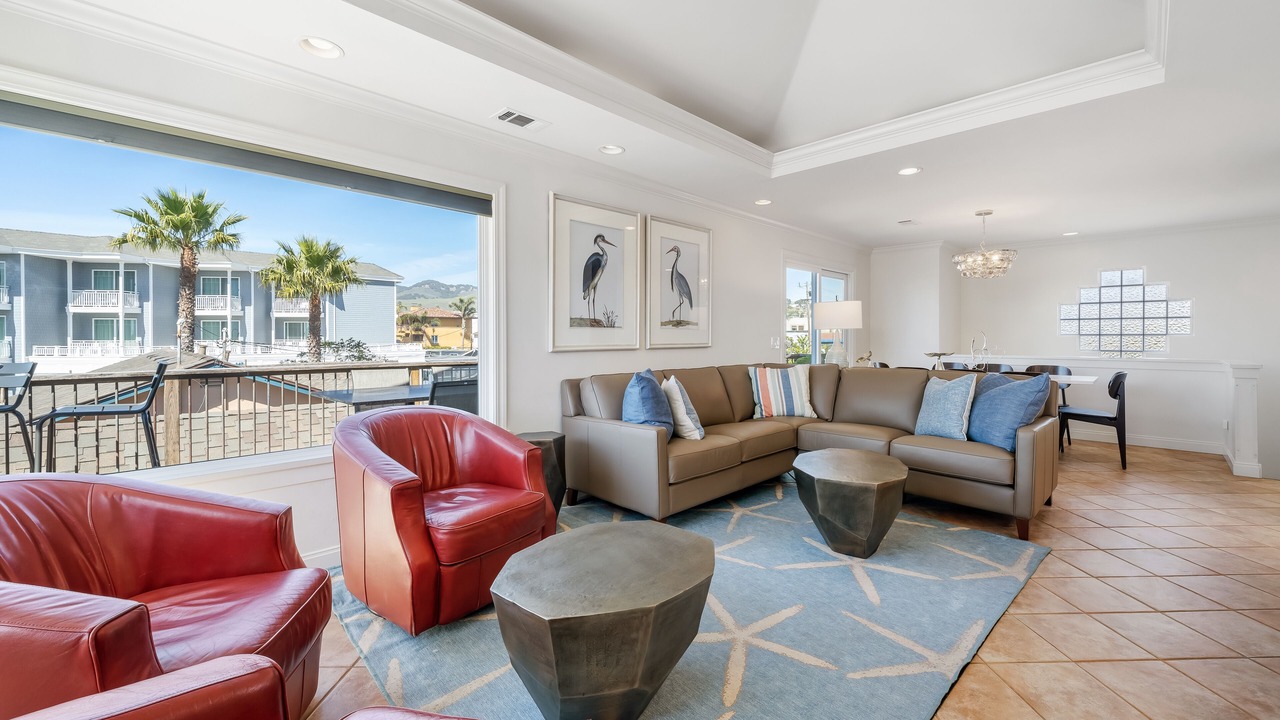 Photo of Livingroom in Downtown