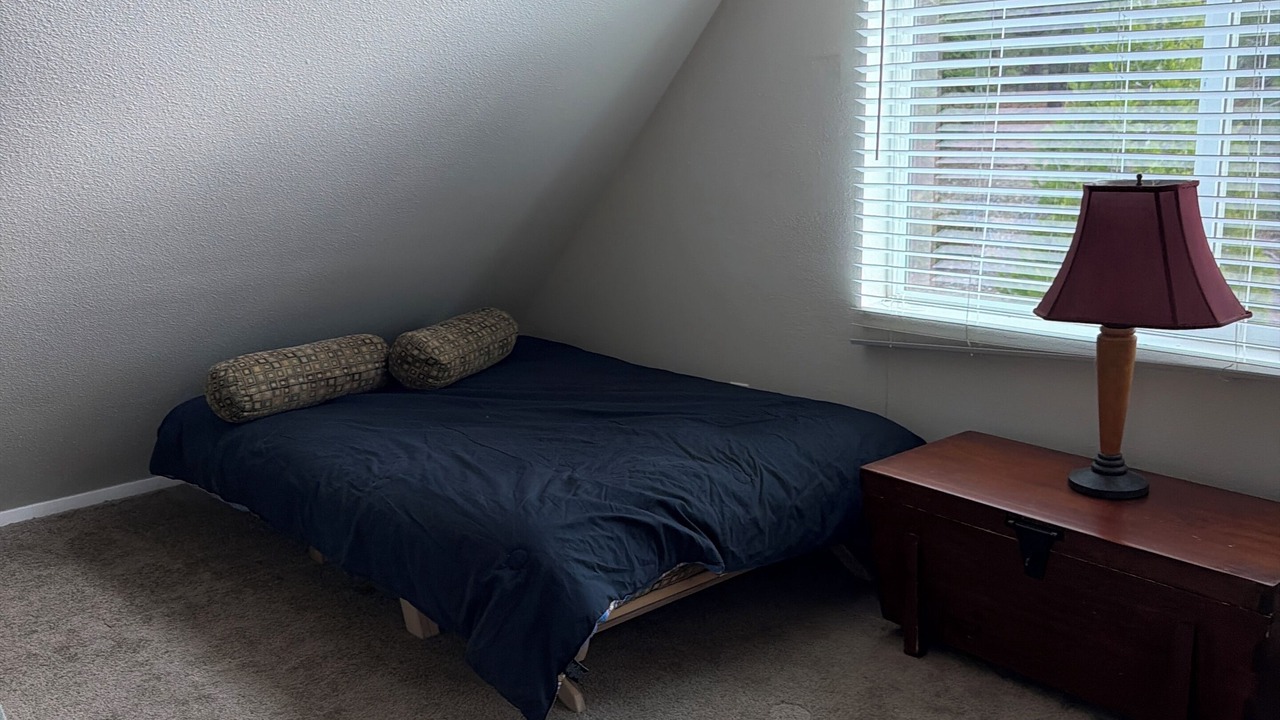 Photo of Bedroom in Mount Shasta