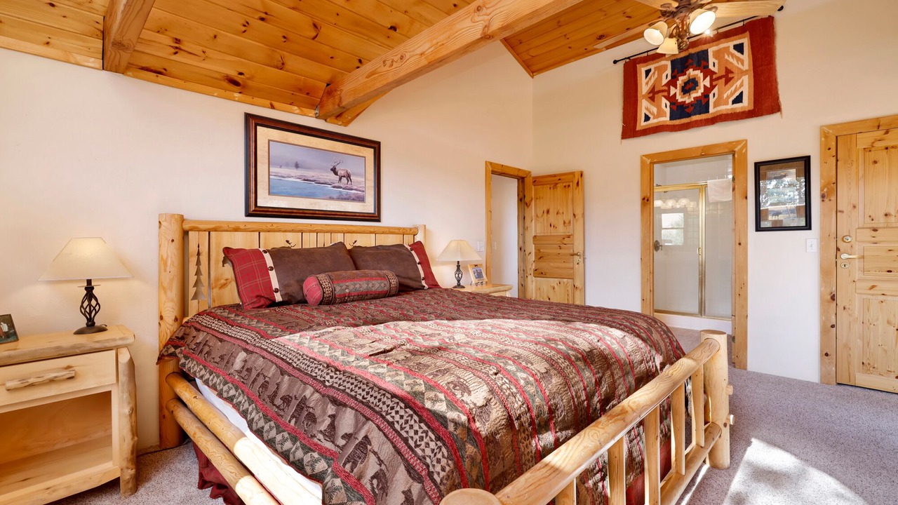 Photo of Bedroom in Moonridge