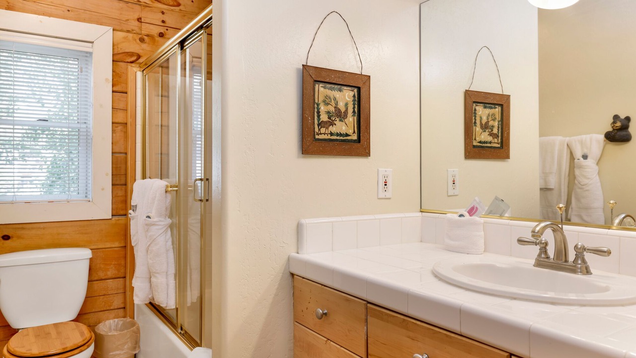 Photo of Bathroom in Moonridge