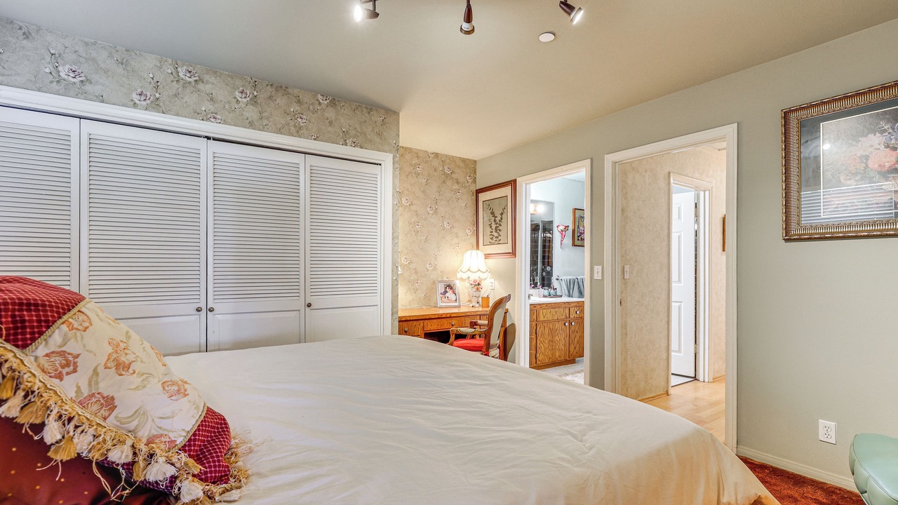 Photo of Bedroom in Valley Center