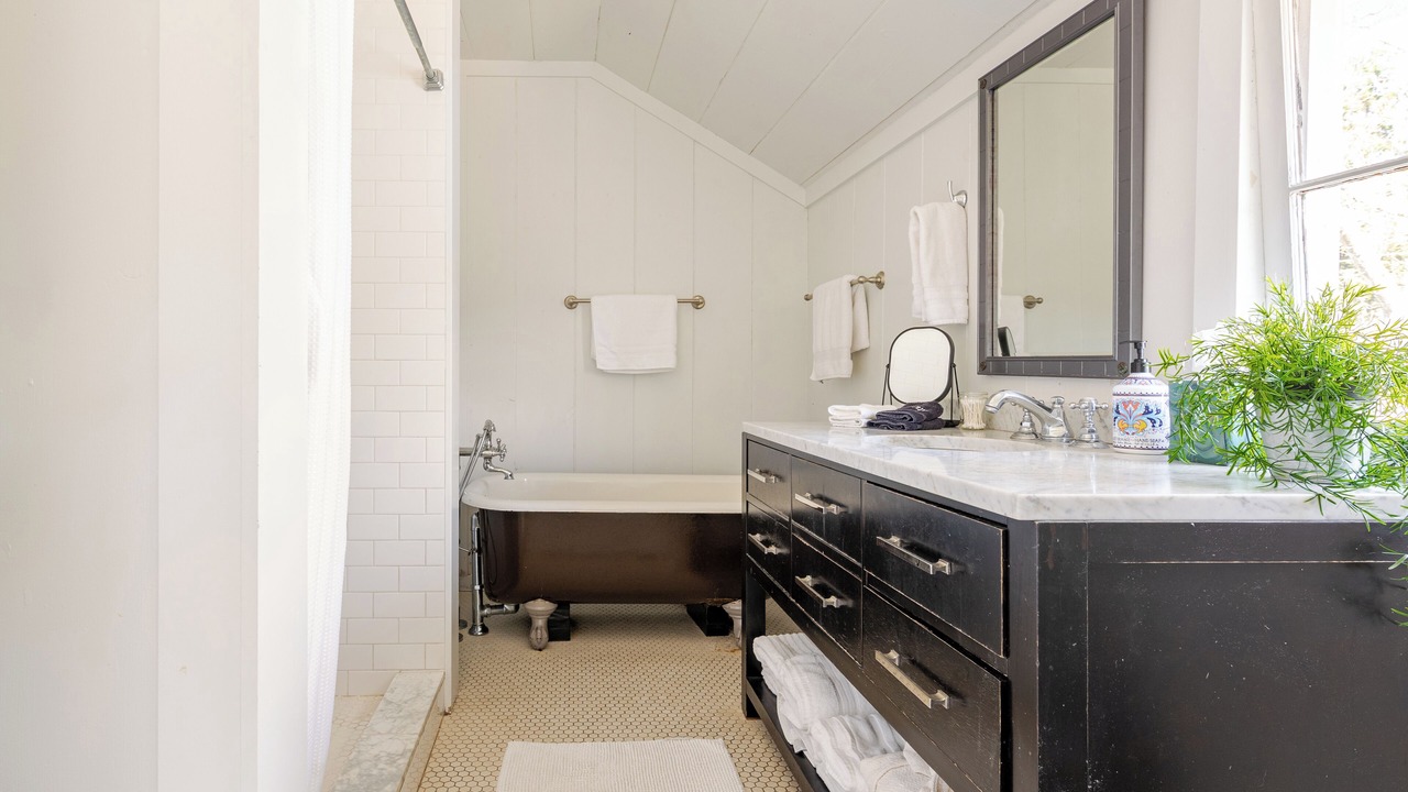 Photo of Bathroom in Kenwood
