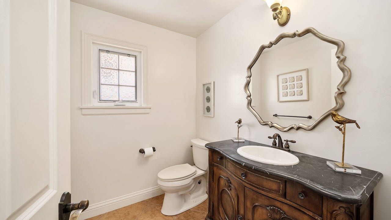 Photo of Bathroom in Motel District