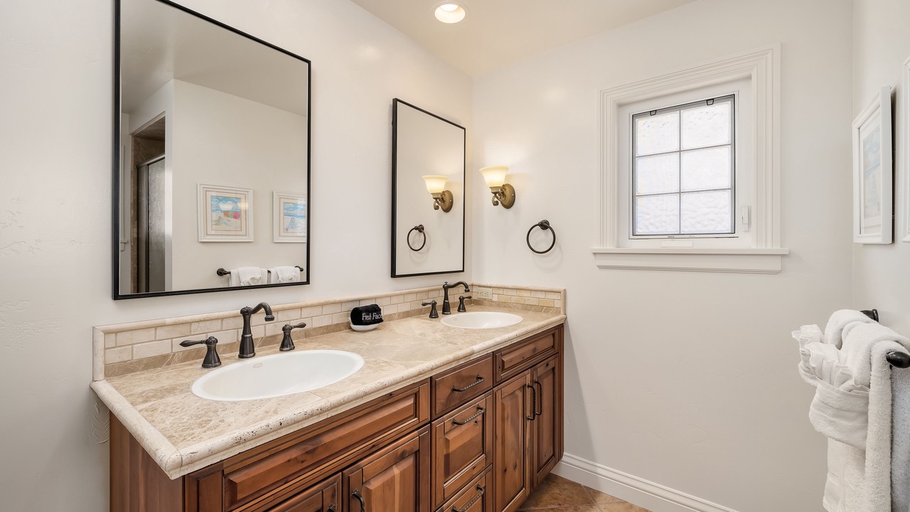 Photo of Bathroom in Motel District