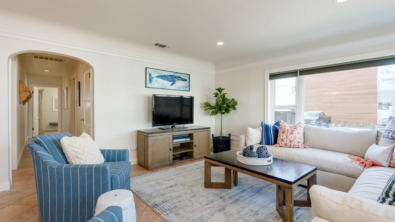 Photo of Livingroom in Downtown