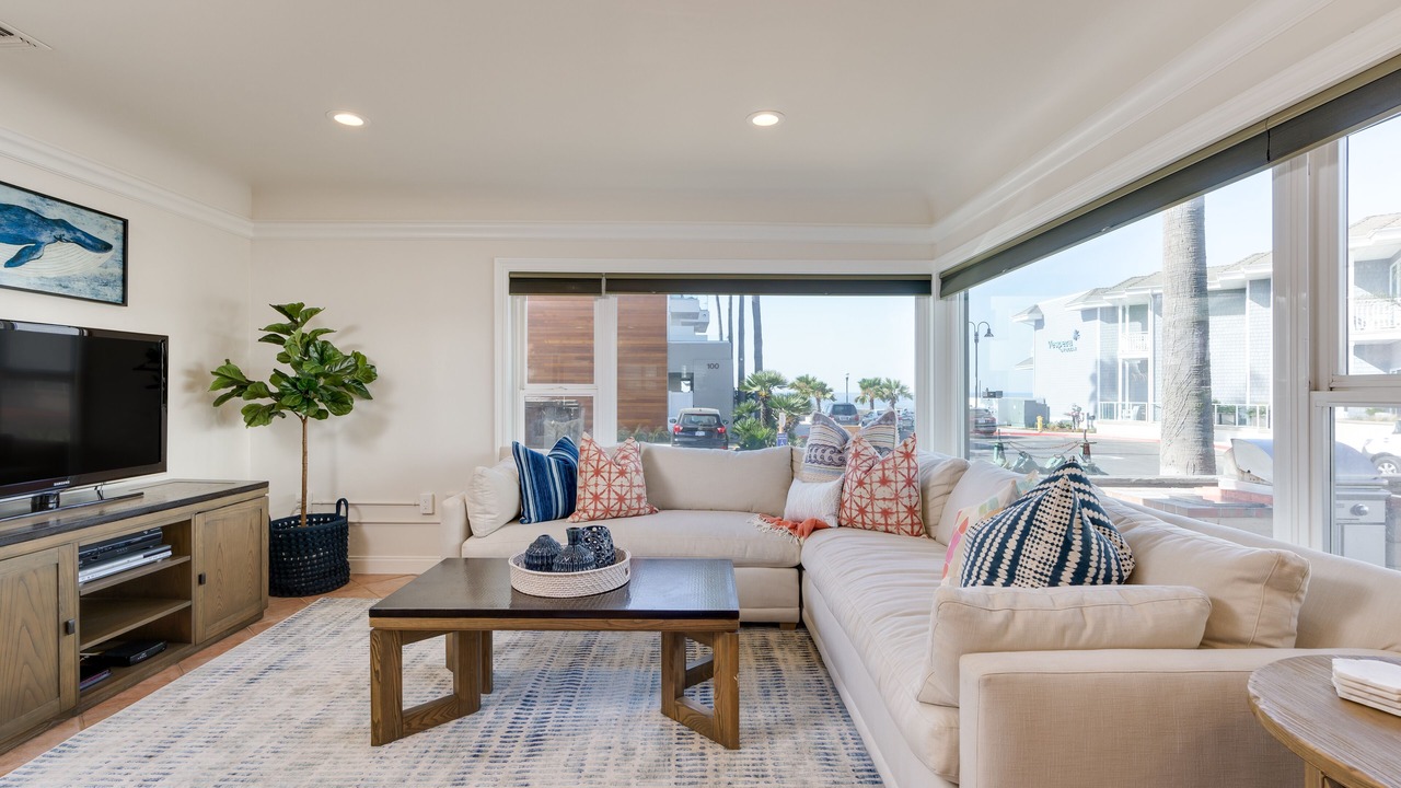 Photo of Livingroom in Downtown