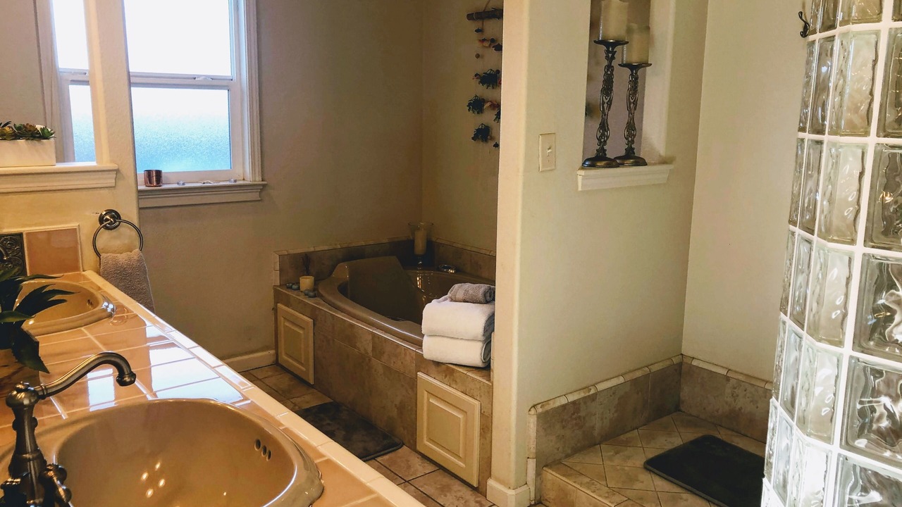 Photo of Bathroom in Lake Redding