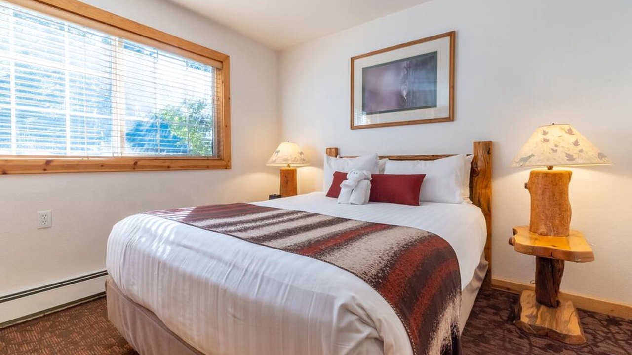 Photo of Bedroom in Tahoya Shores