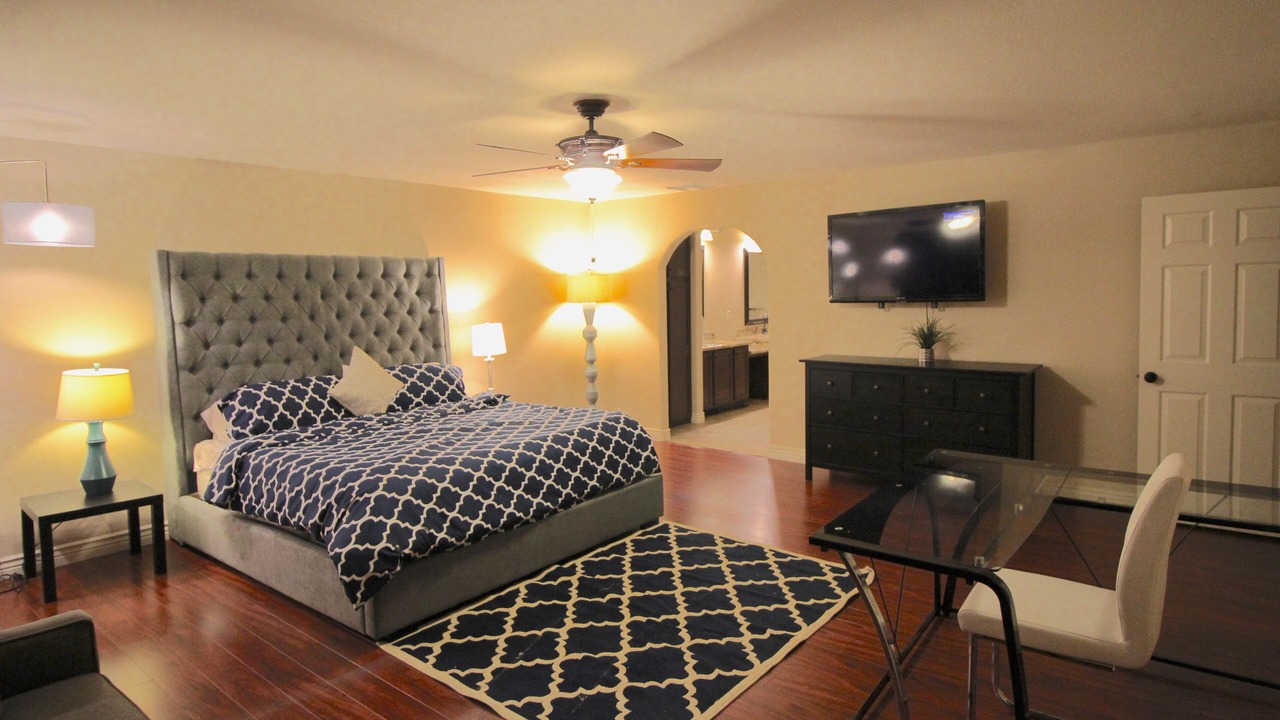 Photo of Bedroom in Estate Grove Valencia Est