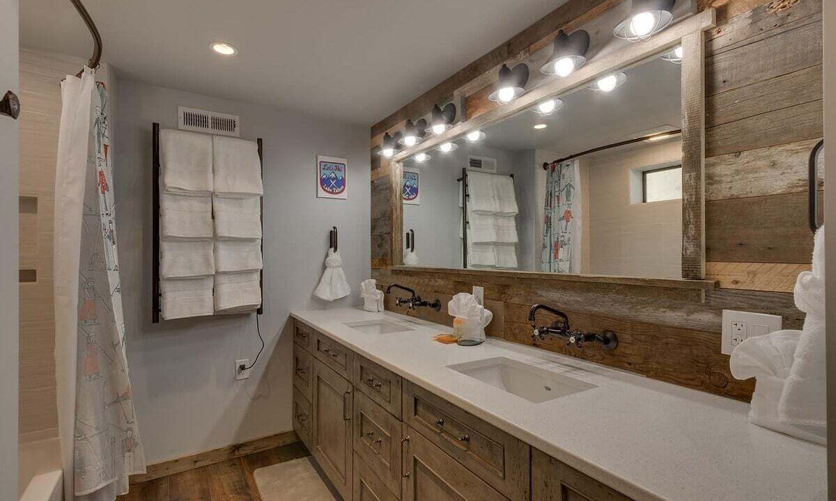 Photo of Bathroom in Lake Forest