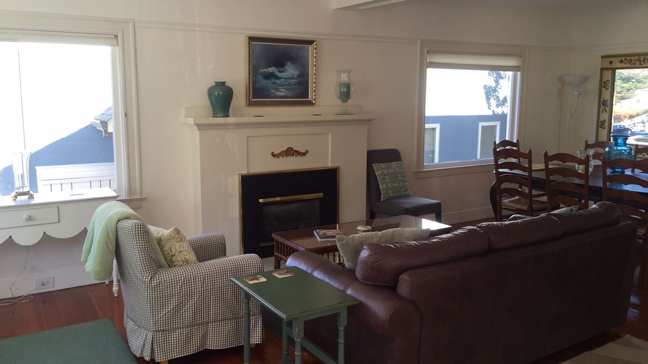Photo of Livingroom in Pacific Grove