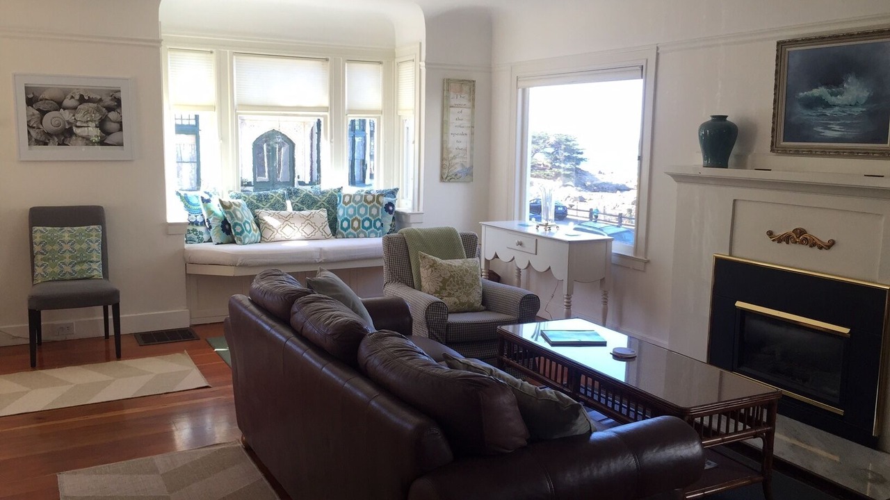 Photo of Livingroom in Pacific Grove