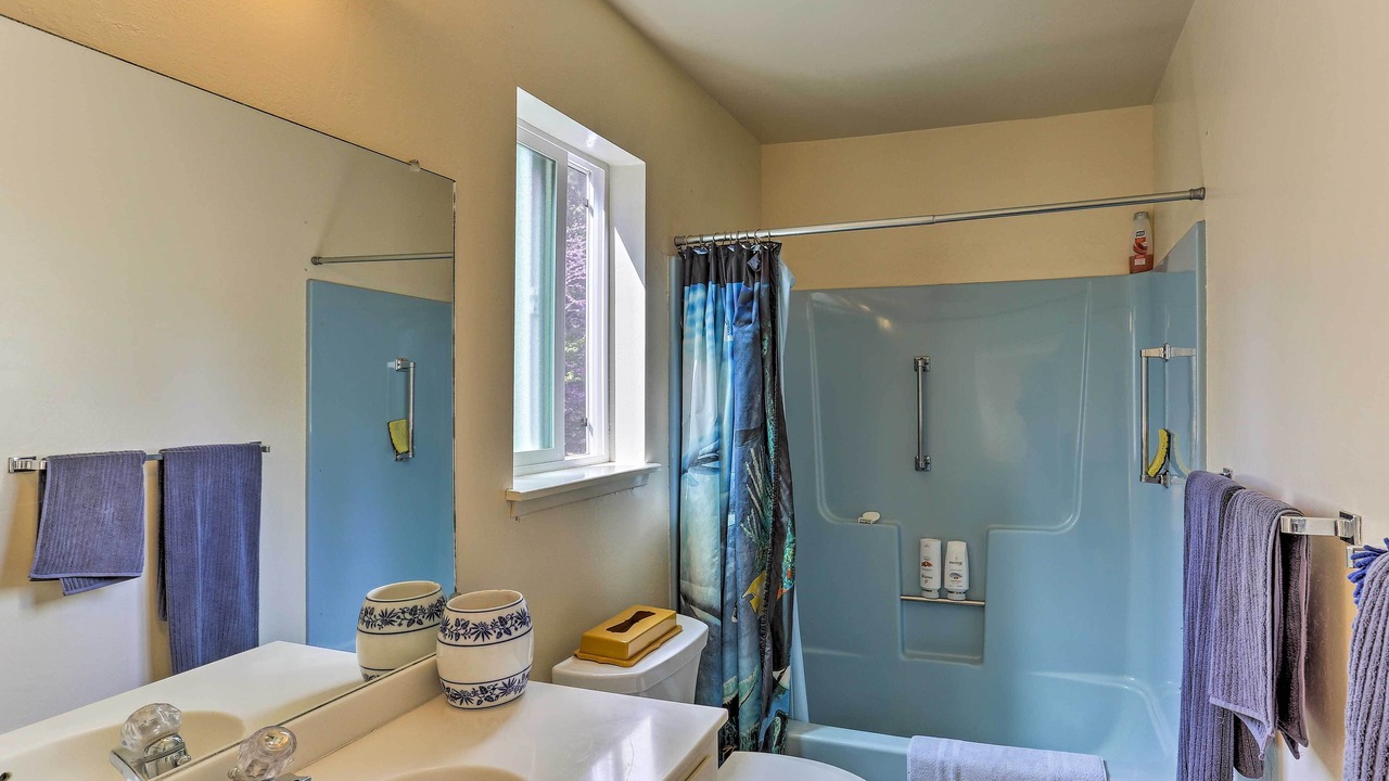 Photo of Bathroom in Lake Almanor Country Club