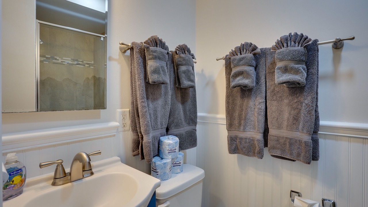 Photo of Bathroom in Avalon