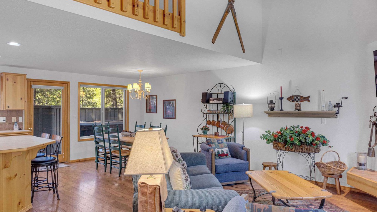 Photo of Livingroom in Sunriver