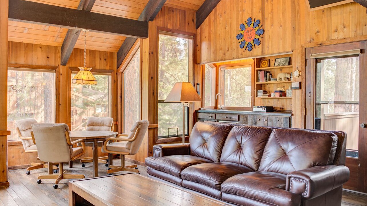 Photo of Livingroom in Black Butte Ranch