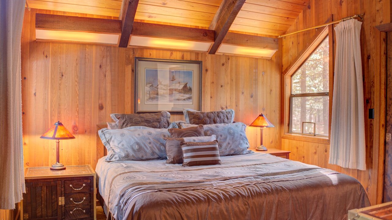Photo of Bedroom in Black Butte Ranch