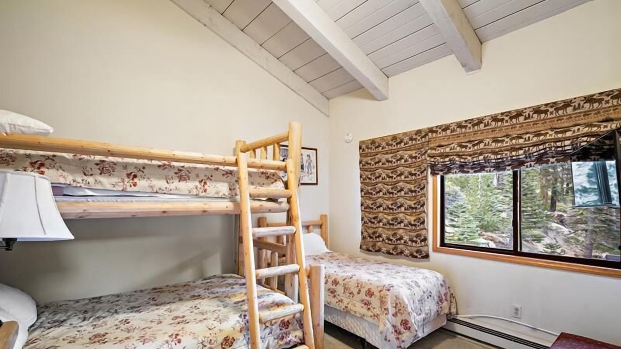 Photo of Bedroom in Mammoth Lakes
