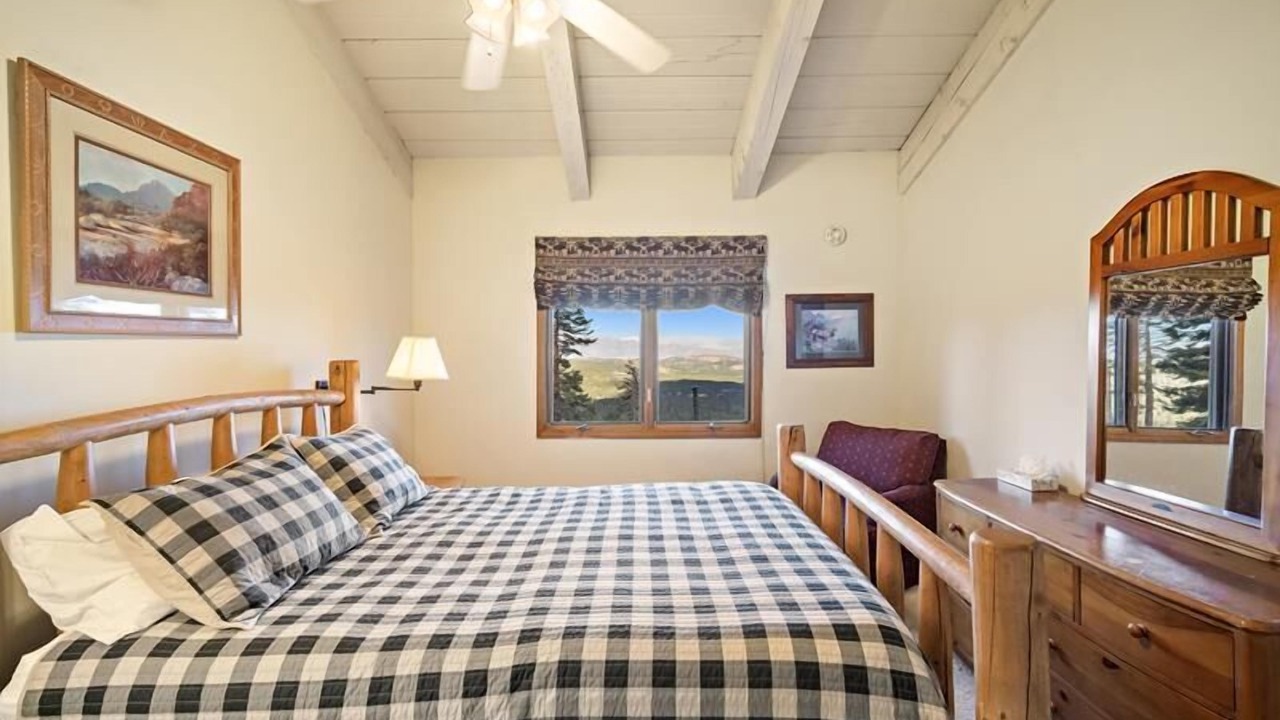 Photo of Bedroom in Mammoth Lakes
