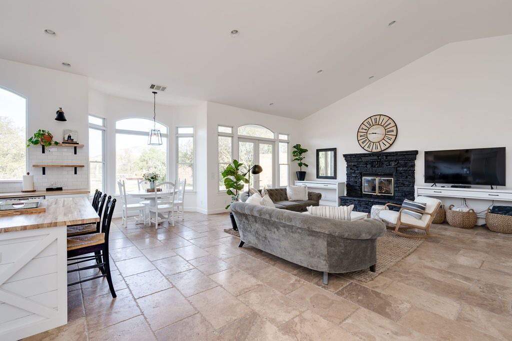 Photo of Livingroom in San Luis Obispo