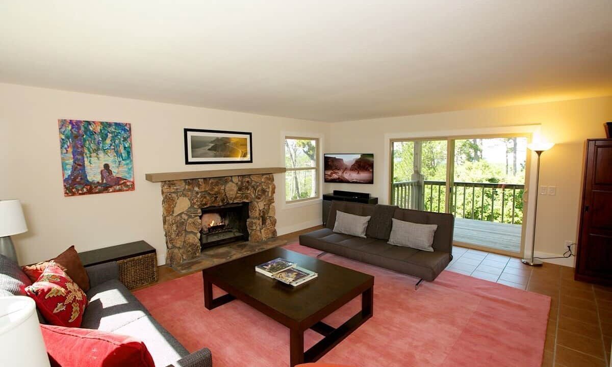 Photo of Livingroom in Monterey