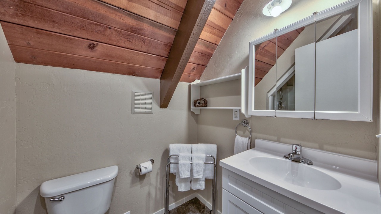 Photo of Bathroom in Al Tahoe