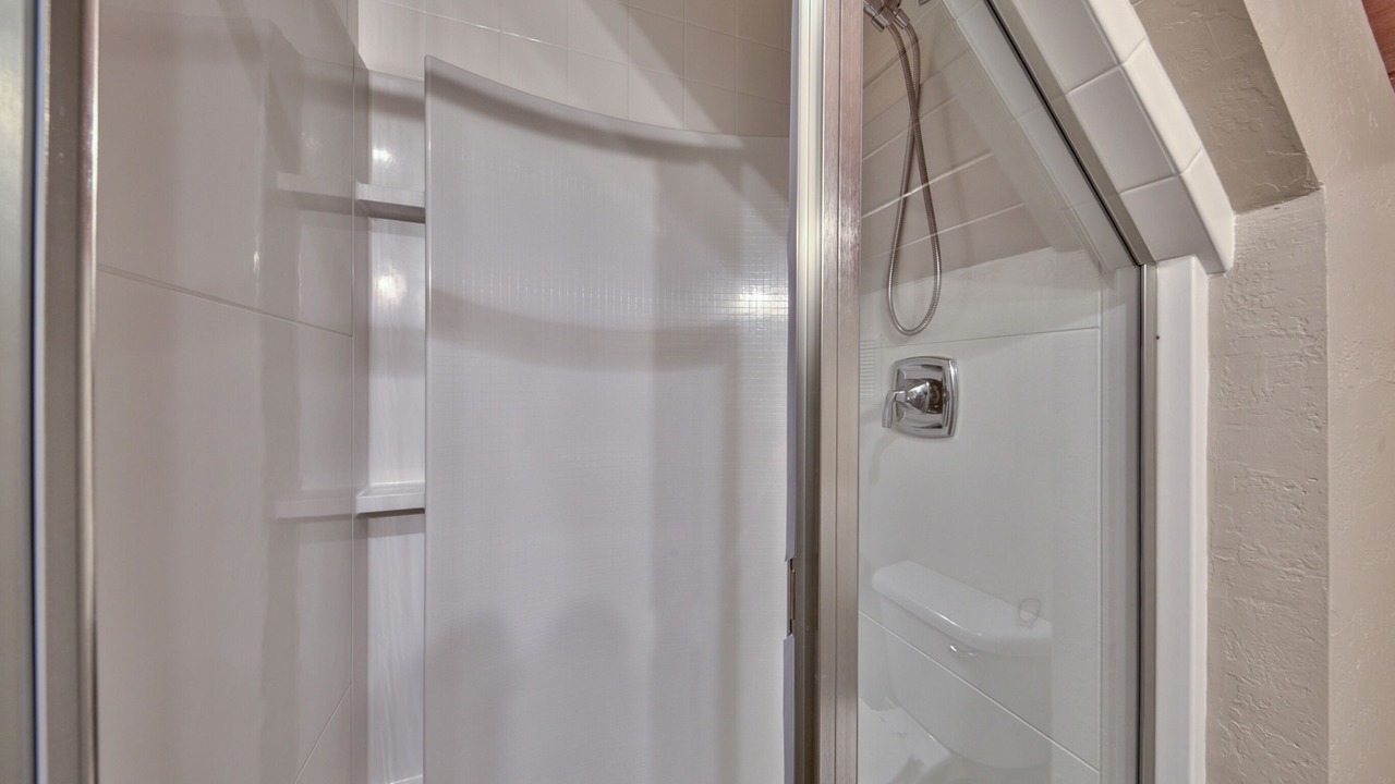 Photo of Bathroom in Al Tahoe