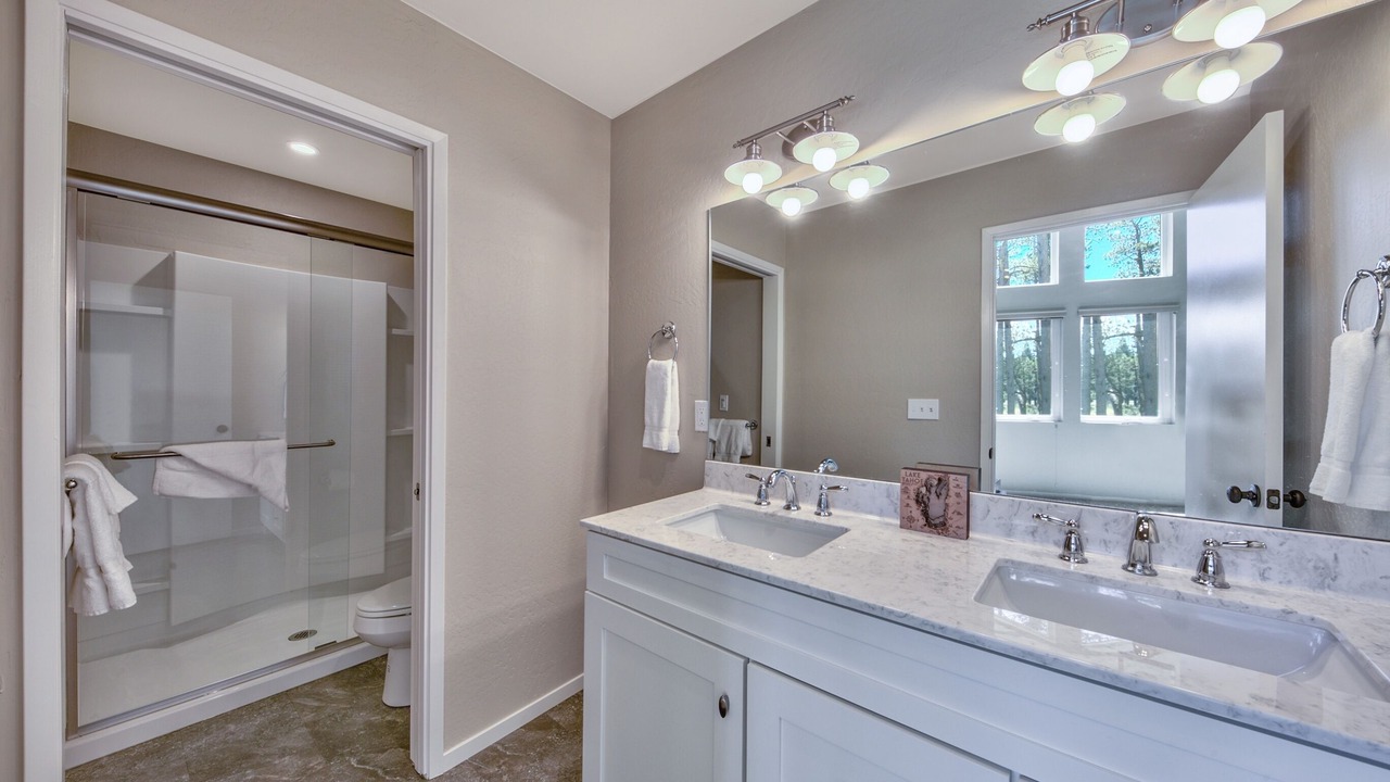 Photo of Bathroom in Al Tahoe