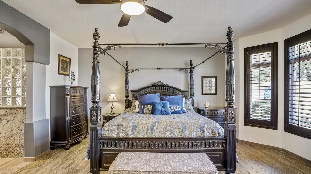Photo of Bedroom in Palm Valley