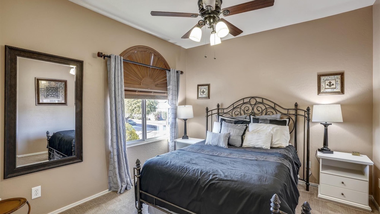Photo of Bedroom in Palm Valley
