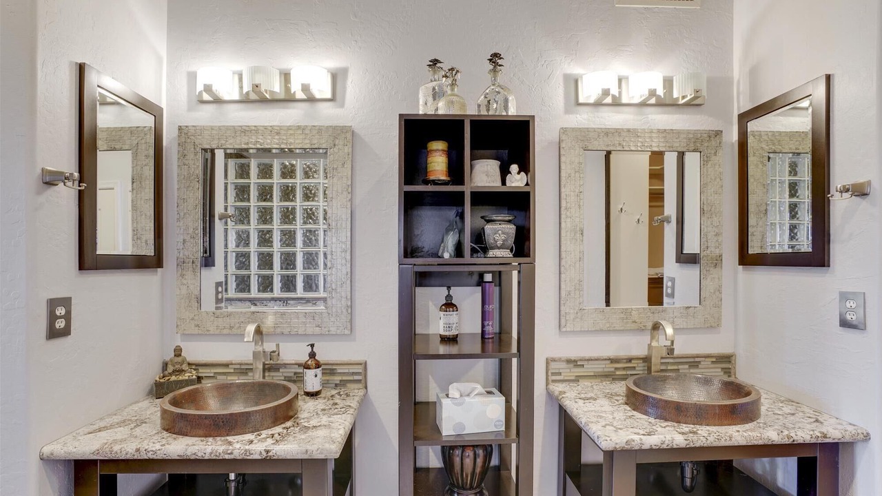 Photo of Bathroom in Palm Valley