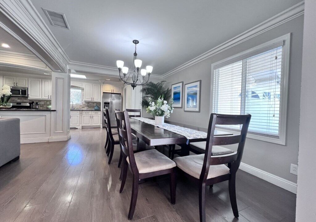 Photo of Livingroom in Orange