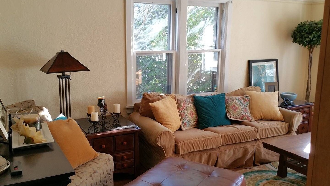 Photo of Livingroom in Downtown Klamath Falls