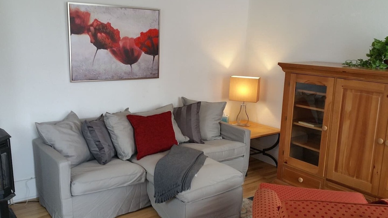 Photo of Livingroom in Downtown Klamath Falls