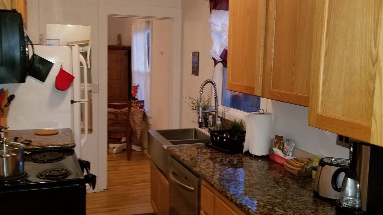 Photo of Kitchen in Downtown Klamath Falls