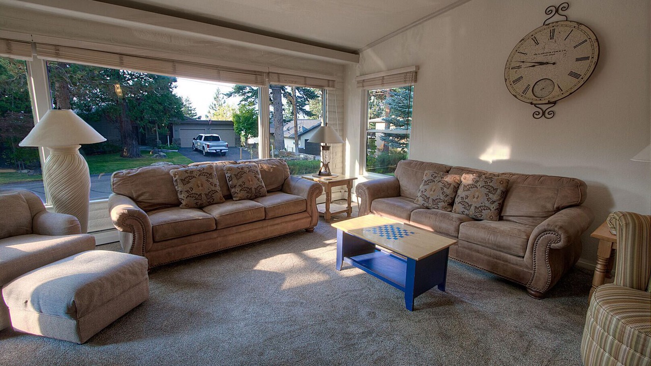 Photo of Livingroom in Round Hill Village