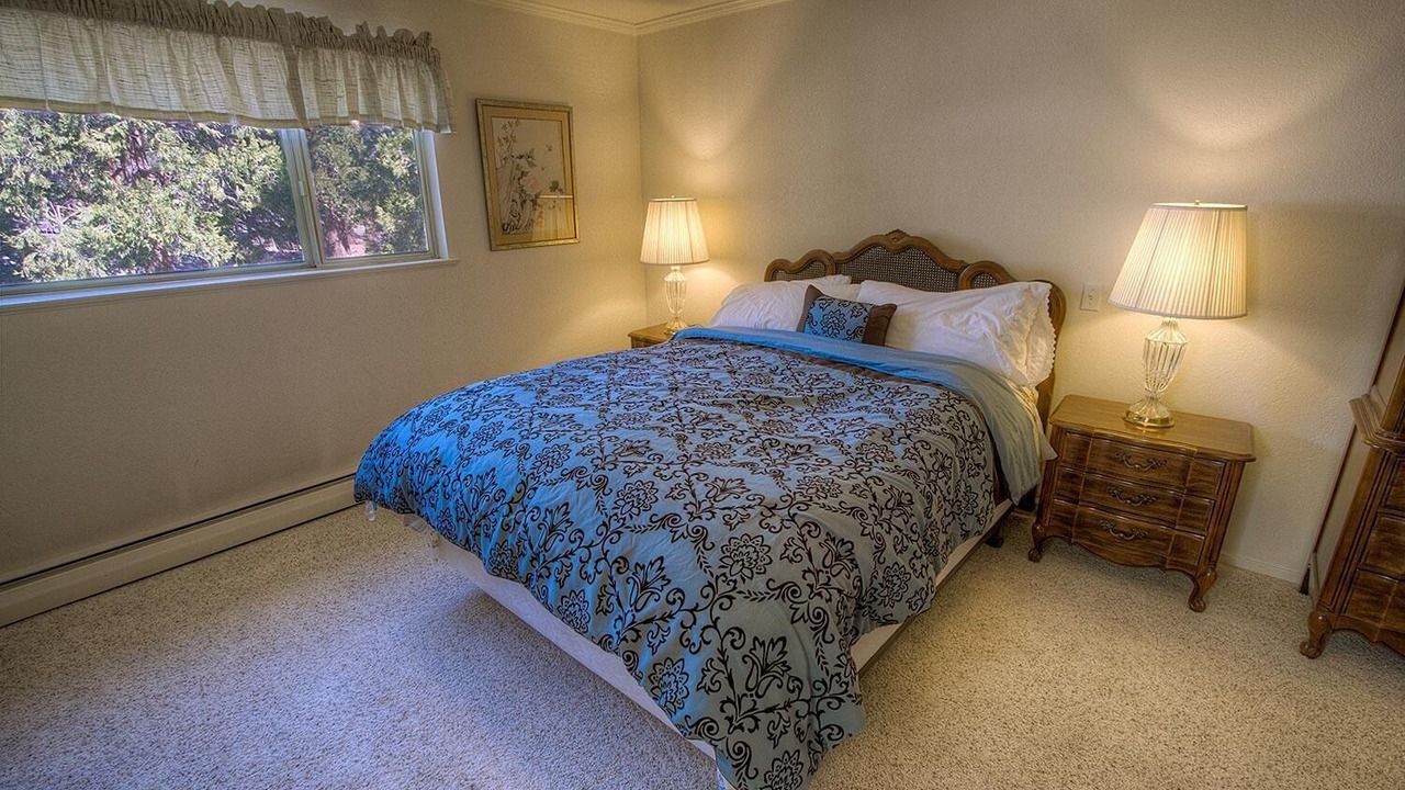 Photo of Bedroom in Round Hill Village